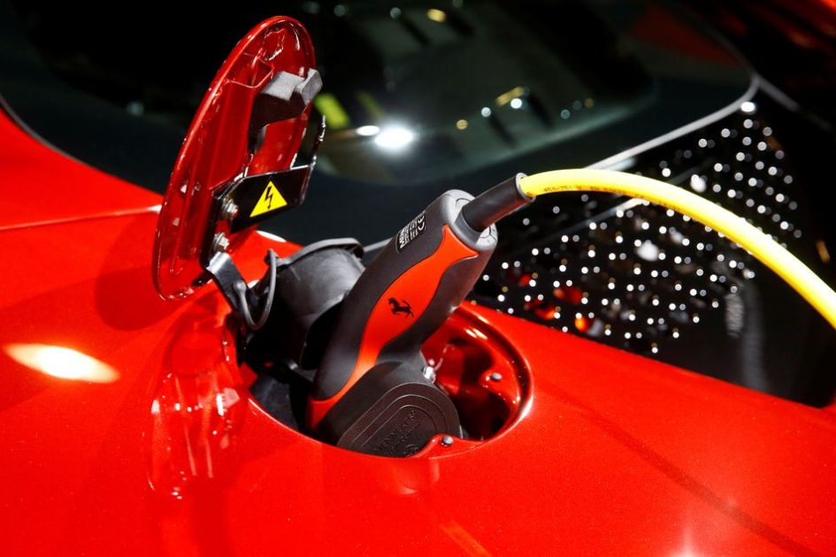 ferrari-electric-car-charging